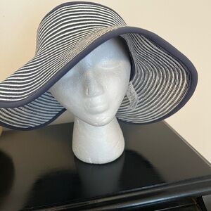 NWT Columbia Visor Hat
